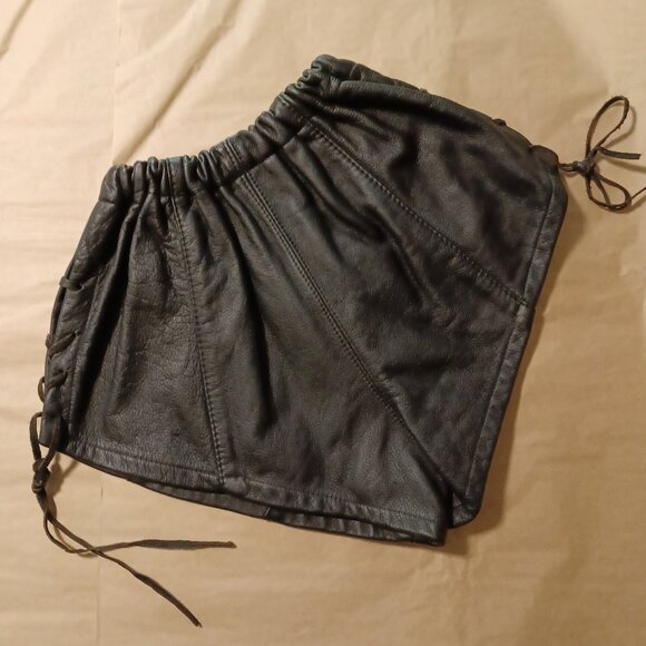 80s Vintage Black Leather Lace-Up Biker Shorts - Picture 6 of 13
